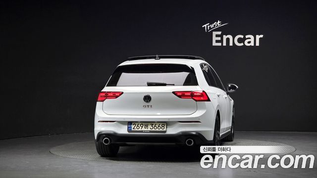 Volkswagen Golf 2023 — photo 4