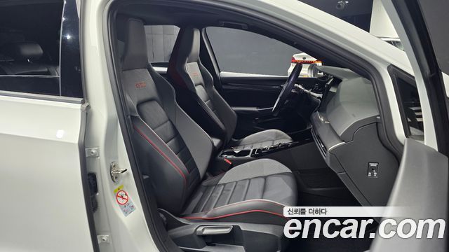 Volkswagen Golf 2023 — photo 13