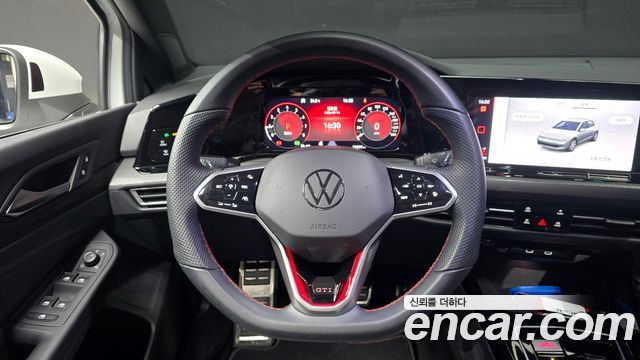 Volkswagen Golf 2023 — photo 19