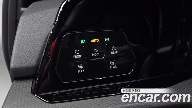 Volkswagen Golf 2023 — photo 20