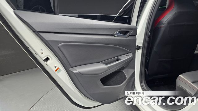 Volkswagen Golf 2023 — photo 15