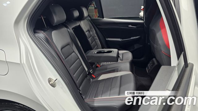 Volkswagen Golf 2023 — photo 16
