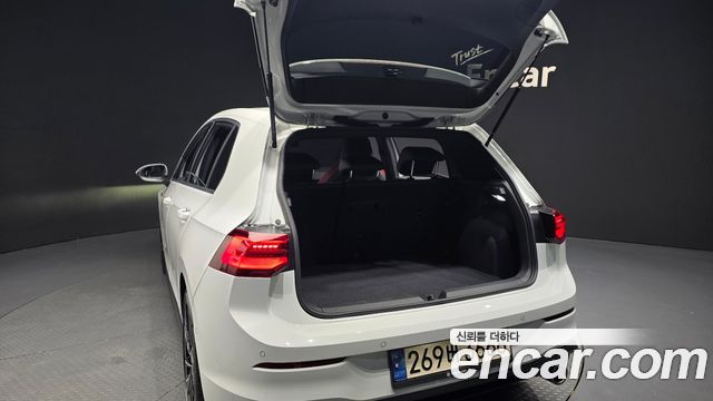 Volkswagen Golf 2023 — photo 28