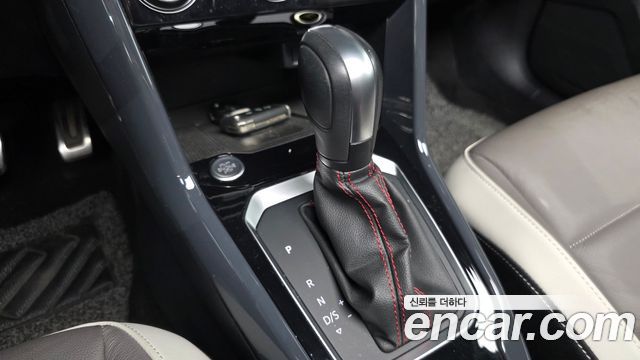 Volkswagen T-Roc 2021 — photo 12