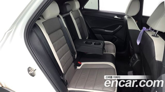 Volkswagen T-Roc 2021 — photo 18