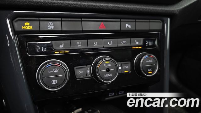 Volkswagen T-Roc 2021 — photo 22