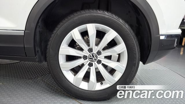 Volkswagen T-Roc 2021 — photo 7