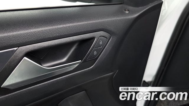 Volkswagen T-Roc 2021 — photo 27