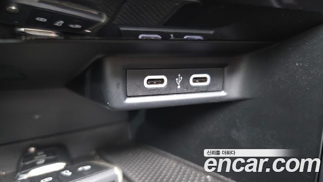 Volkswagen T-Roc 2021 — photo 28