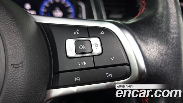Volkswagen T-Roc 2021 — photo 33