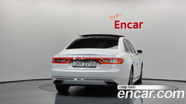 Lincoln Continental 2017 — photo 4