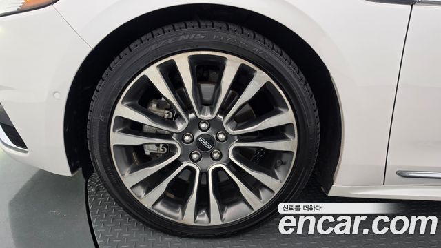 Lincoln Continental 2017 — photo 5
