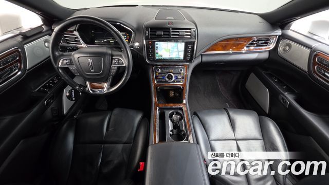 Lincoln Continental 2017 — photo 7