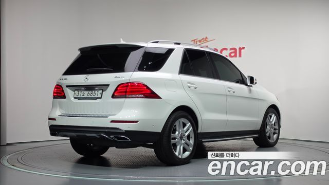Mercedes-Benz GLE-Class 2018 — photo 2