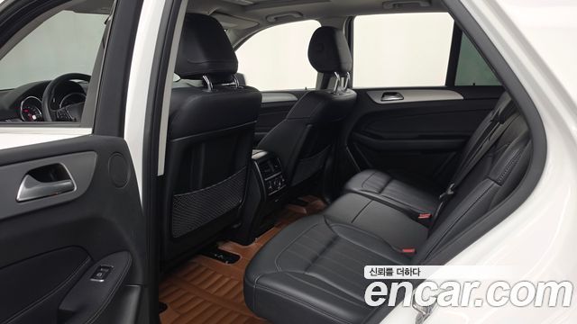Mercedes-Benz GLE-Class 2018 — photo 18