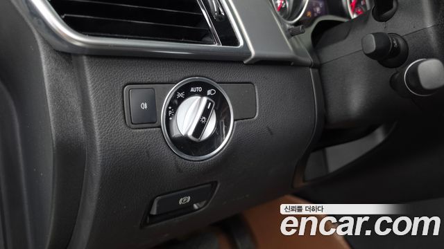 Mercedes-Benz GLE-Class 2018 — photo 23