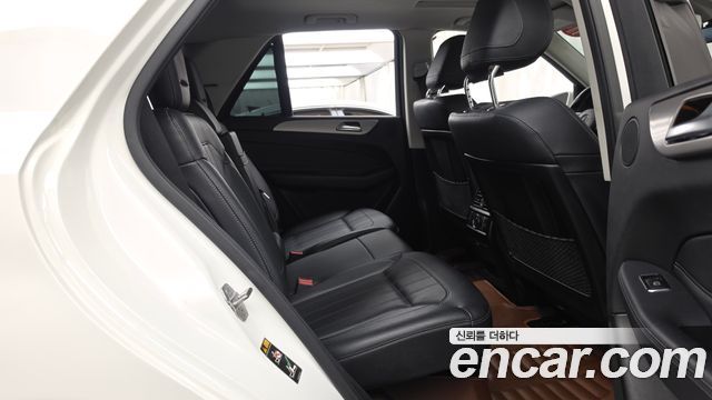 Mercedes-Benz GLE-Class 2018 — photo 16