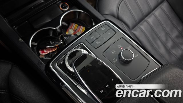 Mercedes-Benz GLE-Class 2018 — photo 27