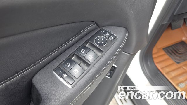 Mercedes-Benz GLE-Class 2018 — photo 30