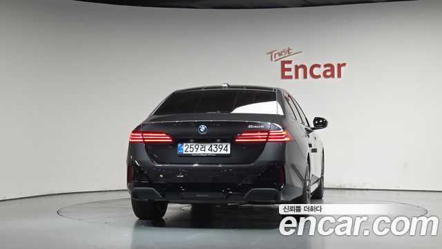 BMW 5-Series 2025 — photo 4