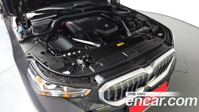 BMW 5-Series 2025 — photo 6