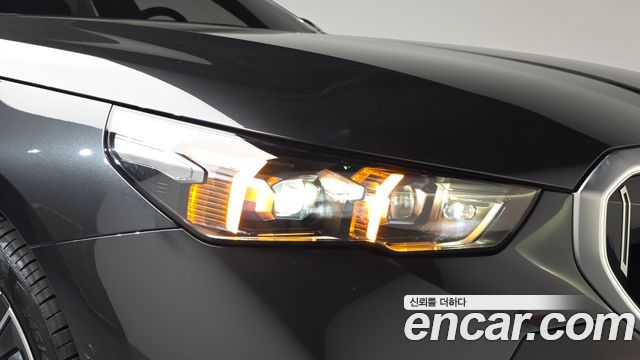 BMW 5-Series 2025 — photo 8