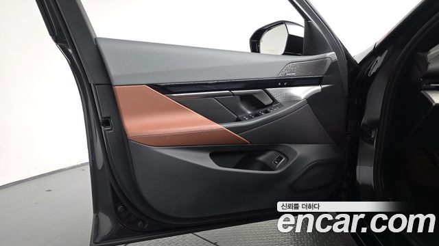 BMW 5-Series 2025 — photo 14