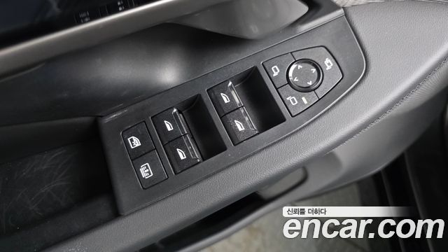 BMW 5-Series 2025 — photo 37