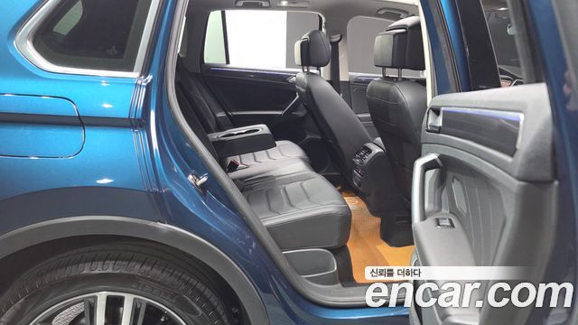 Volkswagen Tiguan 2022 — photo 12