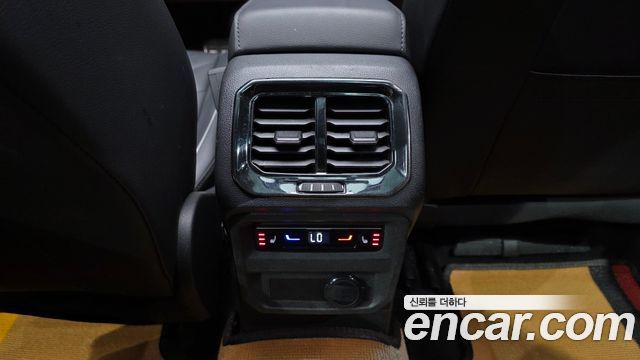 Volkswagen Tiguan 2022 — photo 20