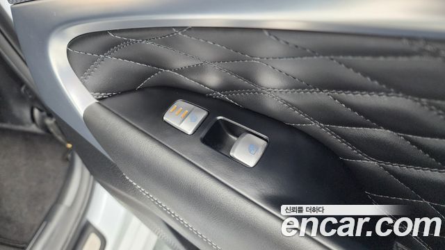Genesis G70 2023 — photo 28