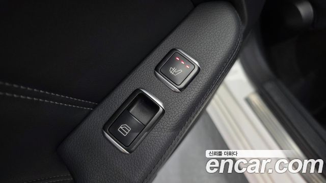 Mercedes-Benz E-Class 2015 — photo 18