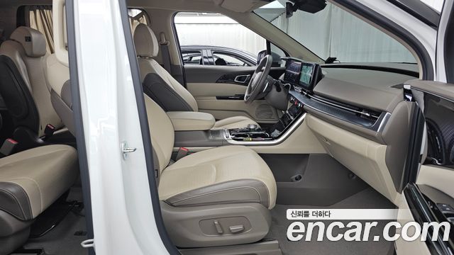 Kia Canival 2023 — photo 11