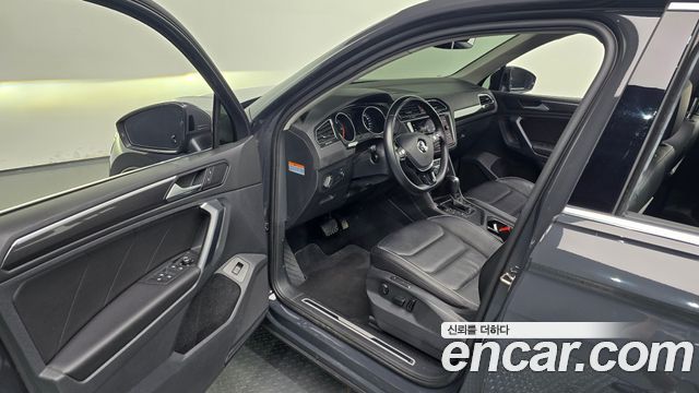 Volkswagen Tiguan 2020 — photo 17
