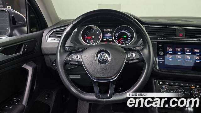 Volkswagen Tiguan 2020 — photo 19