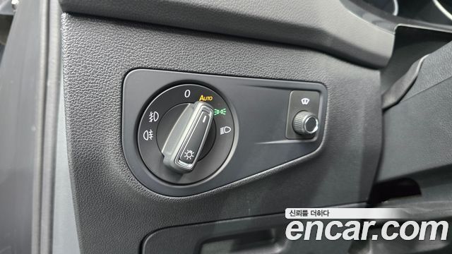 Volkswagen Tiguan 2020 — photo 20