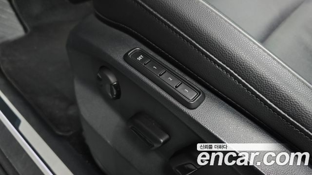 Volkswagen Tiguan 2020 — photo 30