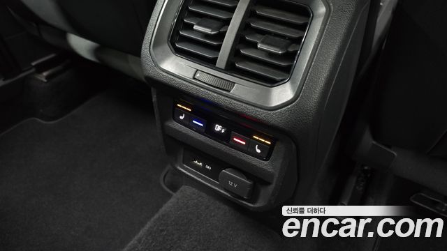 Volkswagen Tiguan 2020 — photo 31