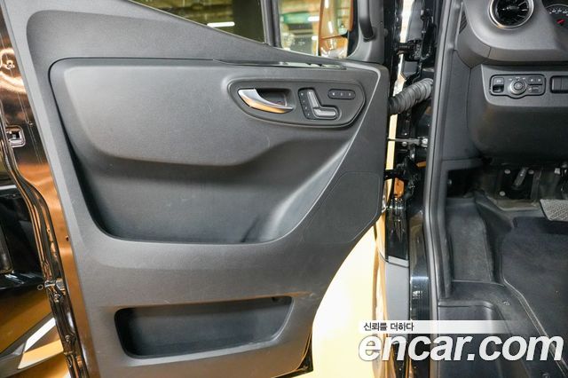 Mercedes-Benz Sprinter 2022 — photo 19