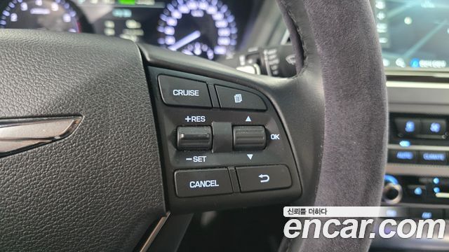Genesis G80 2018 — photo 24