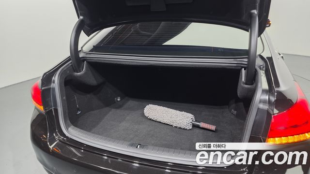 Genesis G80 2018 — photo 26