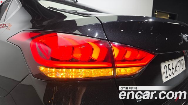 Genesis G80 2018 — photo 9