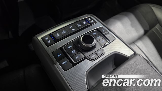 Genesis G80 2018 — photo 28