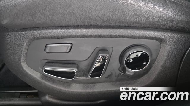 Genesis G80 2018 — photo 32
