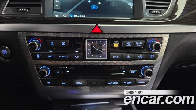 Genesis G80 2018 — photo 33