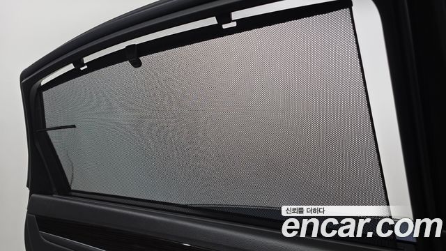 Genesis G80 2018 — photo 36