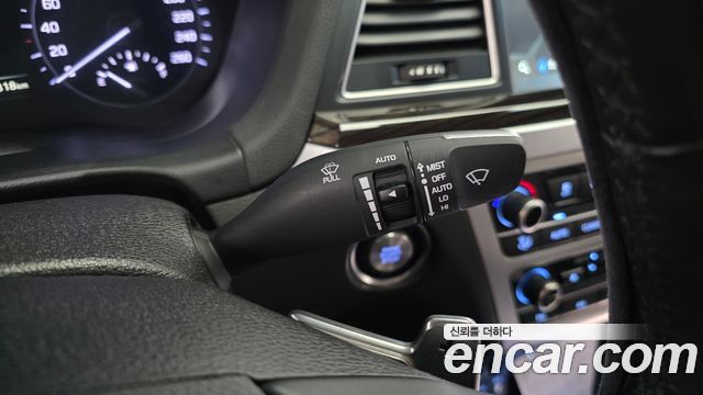 Genesis G80 2018 — photo 38