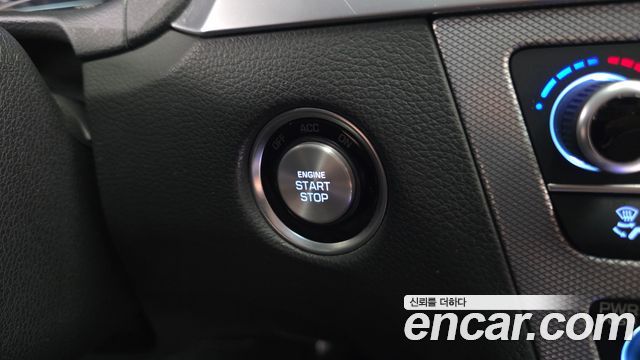 Genesis G80 2018 — photo 40