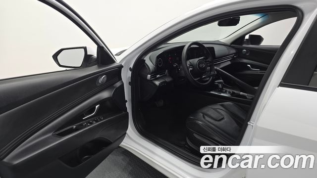 Hyundai AVANTE 2024 — photo 13