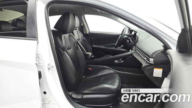 Hyundai AVANTE 2024 — photo 17